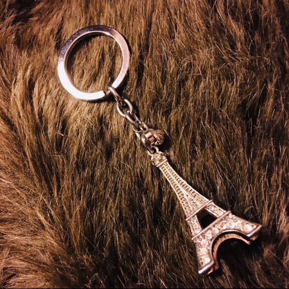 Silver tone rhinestone Eiffel Tower keychain
